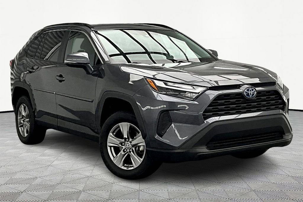 Used 2024 Toyota RAV4 LE image 5