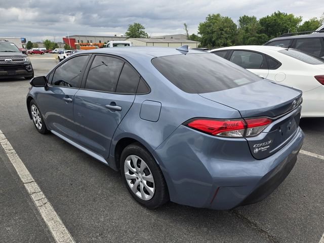 Used 2023 Toyota Corolla LE w/ LE Convenience Package FWD image 5