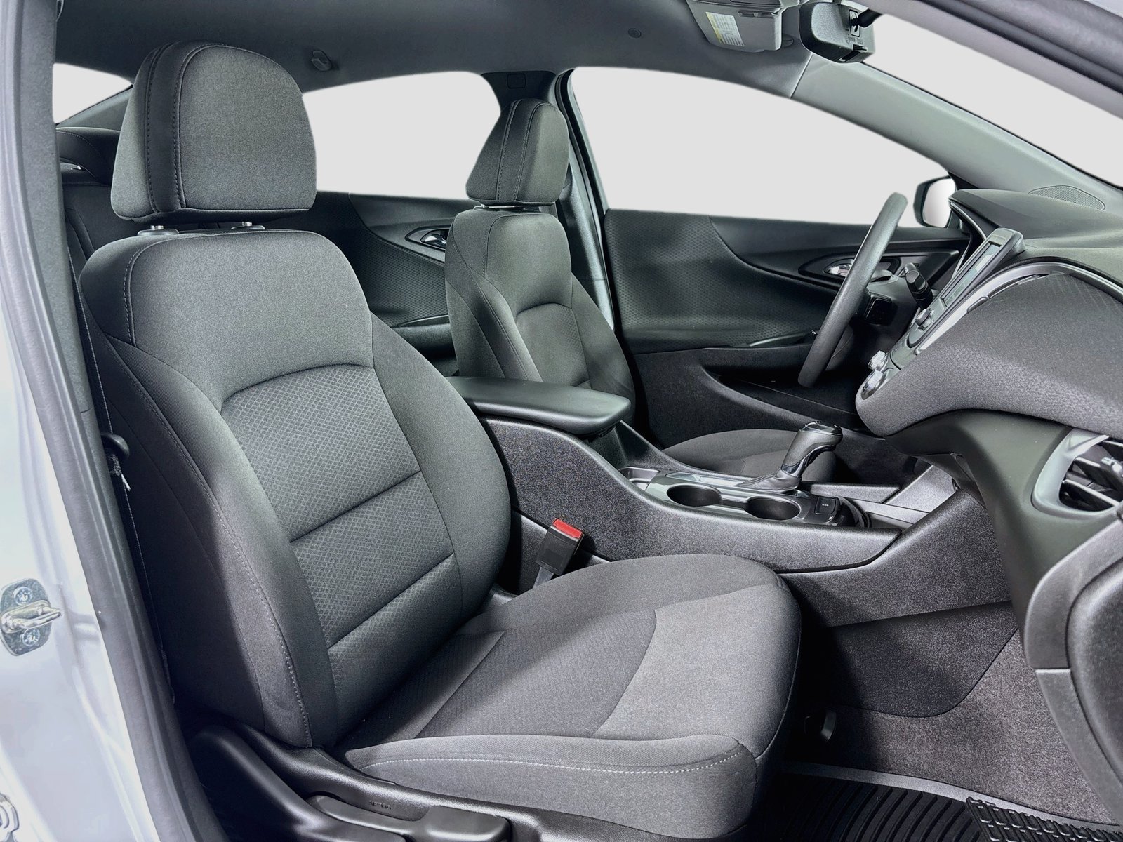 Used 2018 Chevrolet Malibu LS FWD image 25