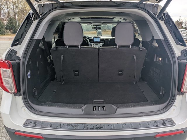 Certified 2022 Ford Explorer XLT w/ Equipment Group 202A image 32