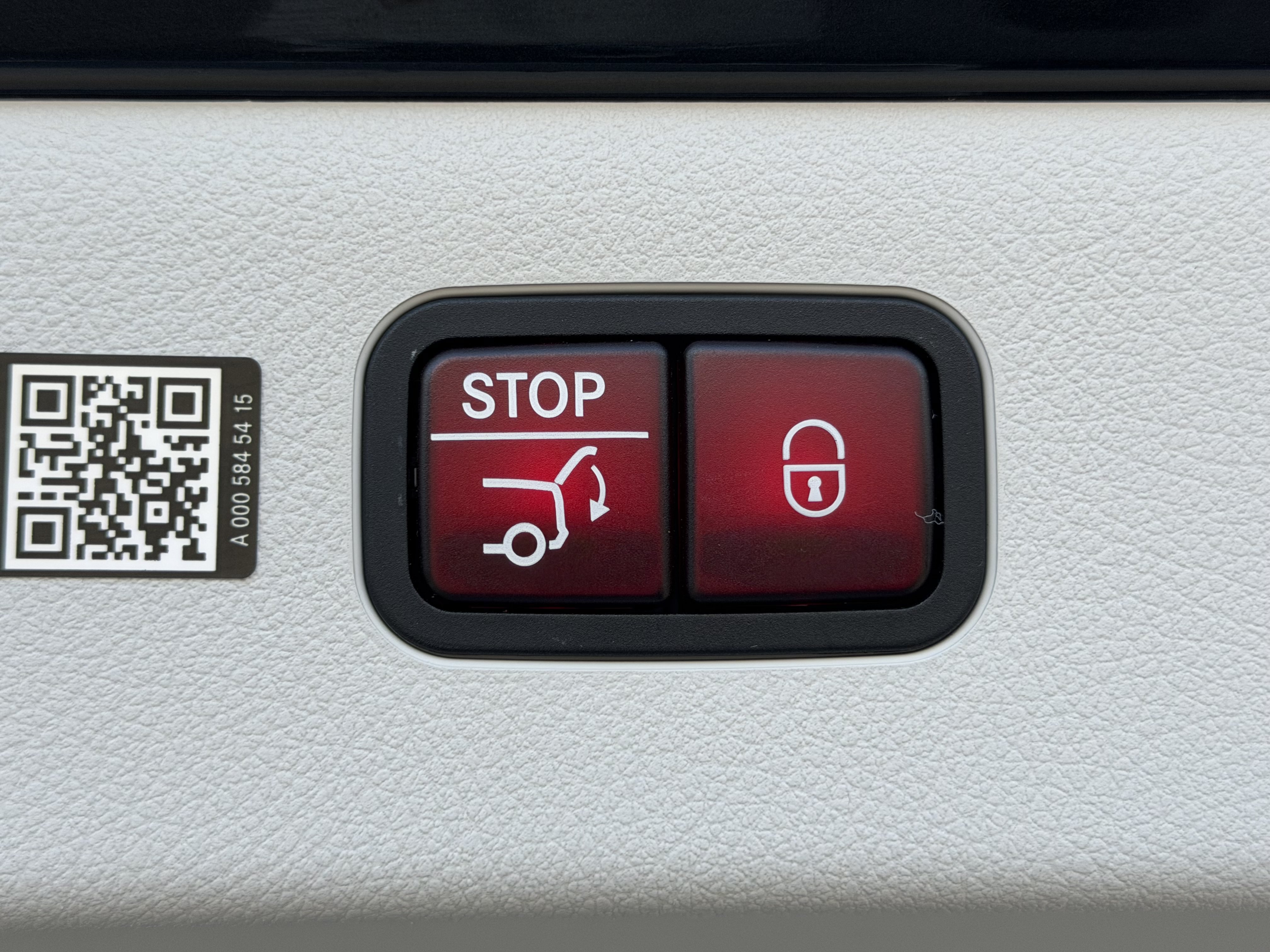 Used 2022 Mercedes-Benz EQS 450+ Sedan image 9