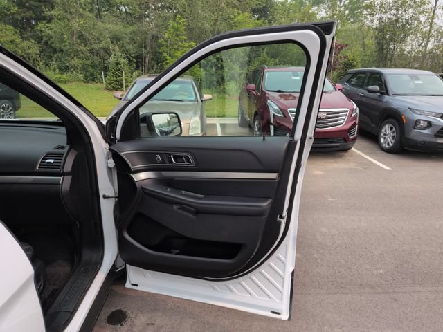 Certified 2018 Ford Explorer XLT w/ Equipment Group 202A AWD/4WD image 14