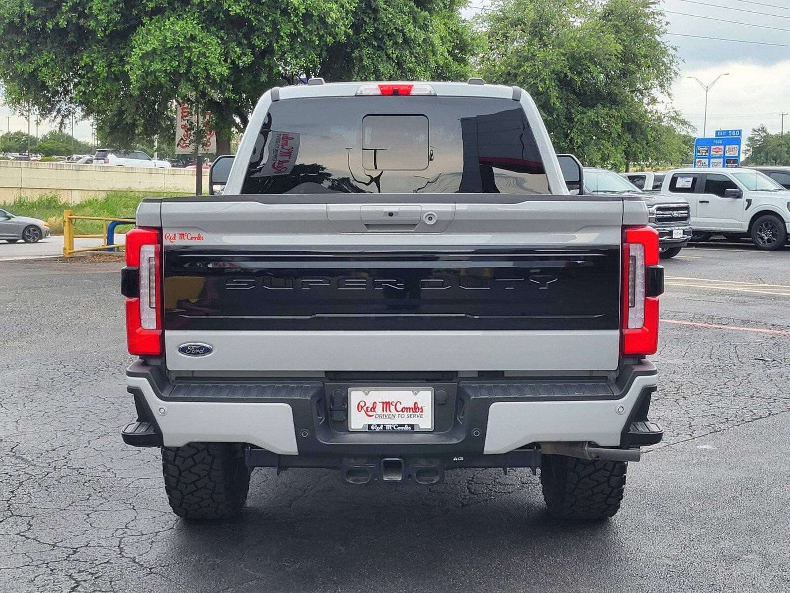 Certified 2025 Ford F350 Platinum w/ FX4 Off-Road Package AWD/4WD image 5