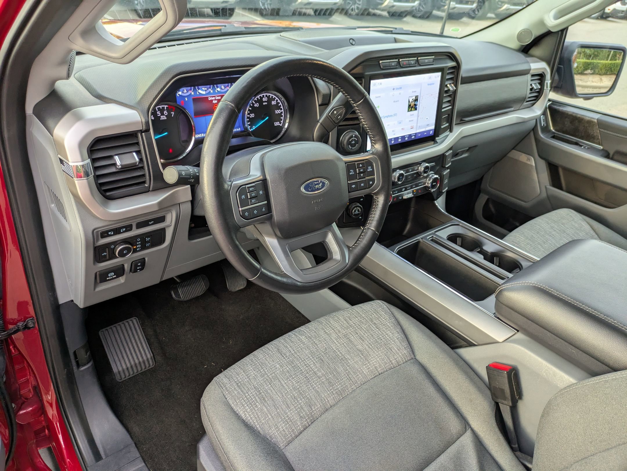 Certified 2022 Ford F150 XLT w/ Equipment Group 302A High image 17