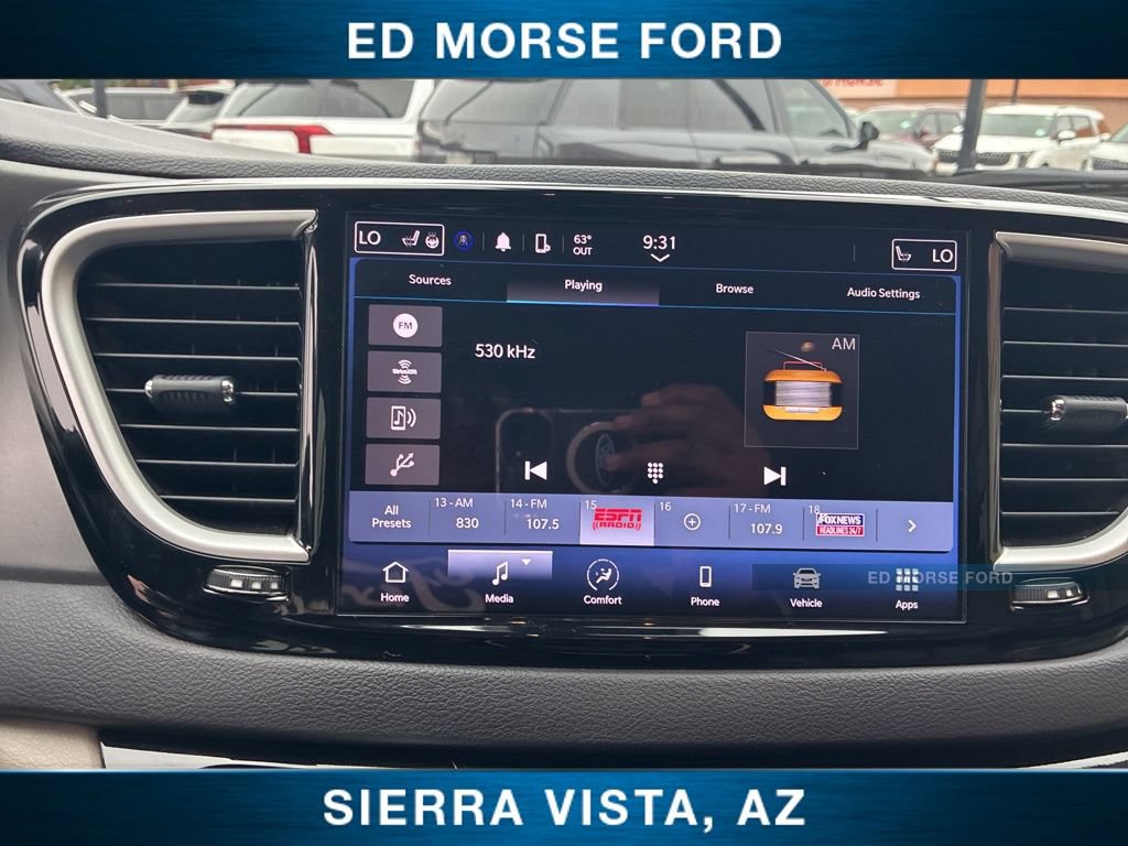 Used 2024 Chrysler Pacifica Touring-L FWD image 39