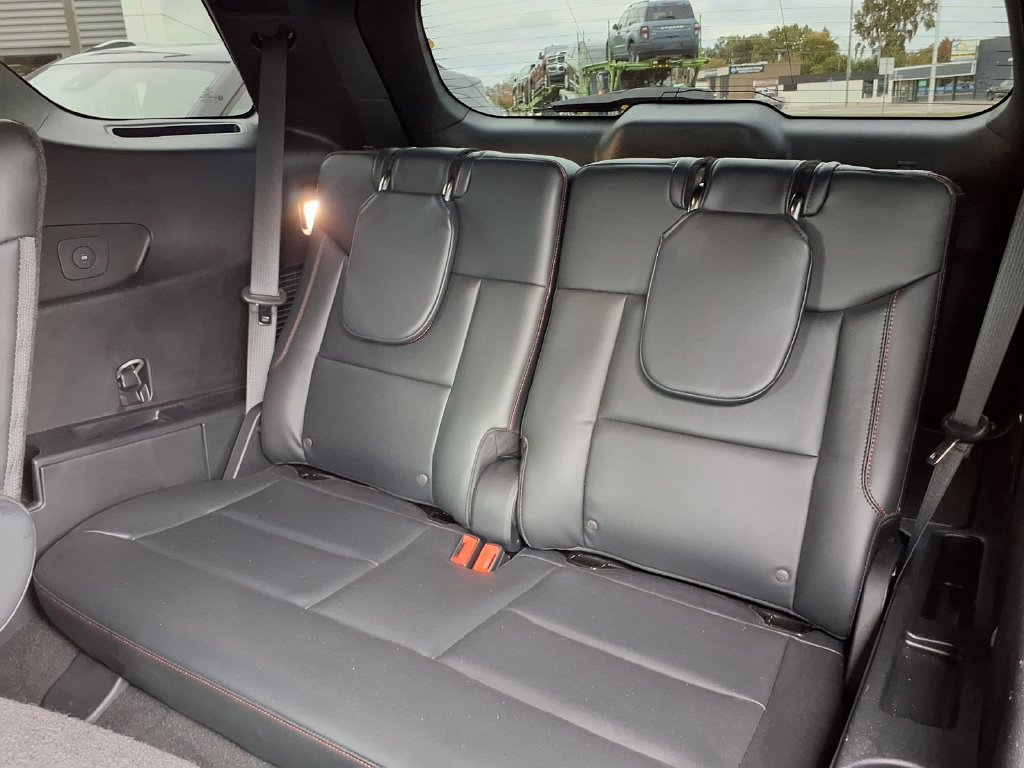Certified 2025 Ford Explorer ST AWD/4WD image 17