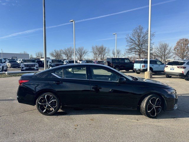 Used 2024 Nissan Altima 2.5 SR image 7