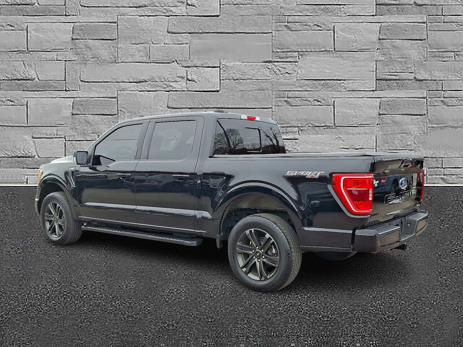 Certified 2022 Ford F150 XLT w/ Equipment Group 302A High image 7