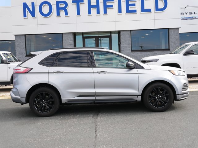 Certified 2022 Ford Edge SE w/ Black Appearance Package AWD/4WD image 1