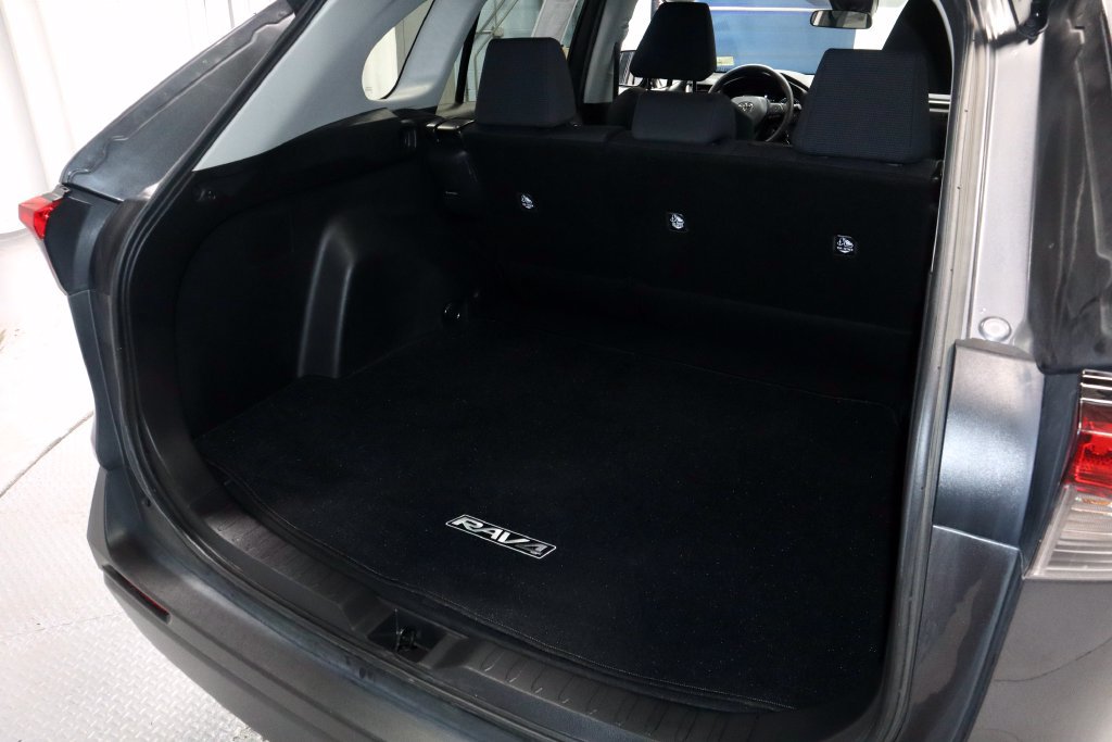 Used 2022 Toyota RAV4 LE AWD/4WD image 14
