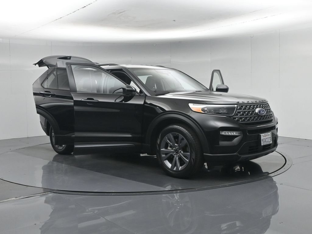 Certified 2023 Ford Explorer XLT w/ Equipment Group 202A RWD image 35