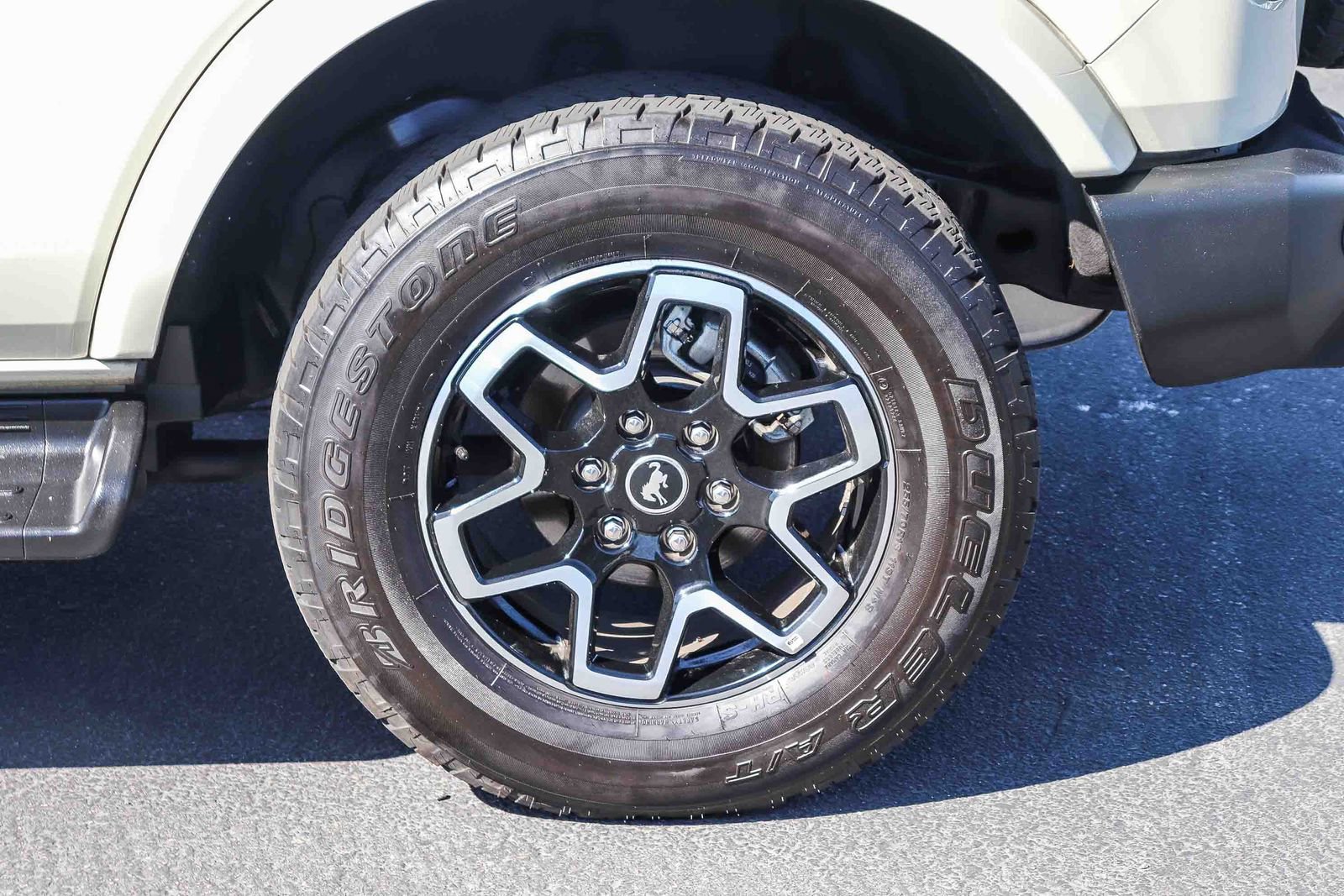 Certified 2025 Ford Bronco Outer Banks AWD/4WD image 8