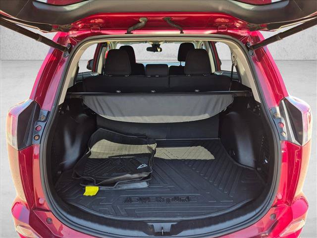Used 2018 Toyota RAV4 Adventure AWD/4WD image 7