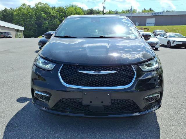 Used 2025 Chrysler Pacifica Select FWD image 7