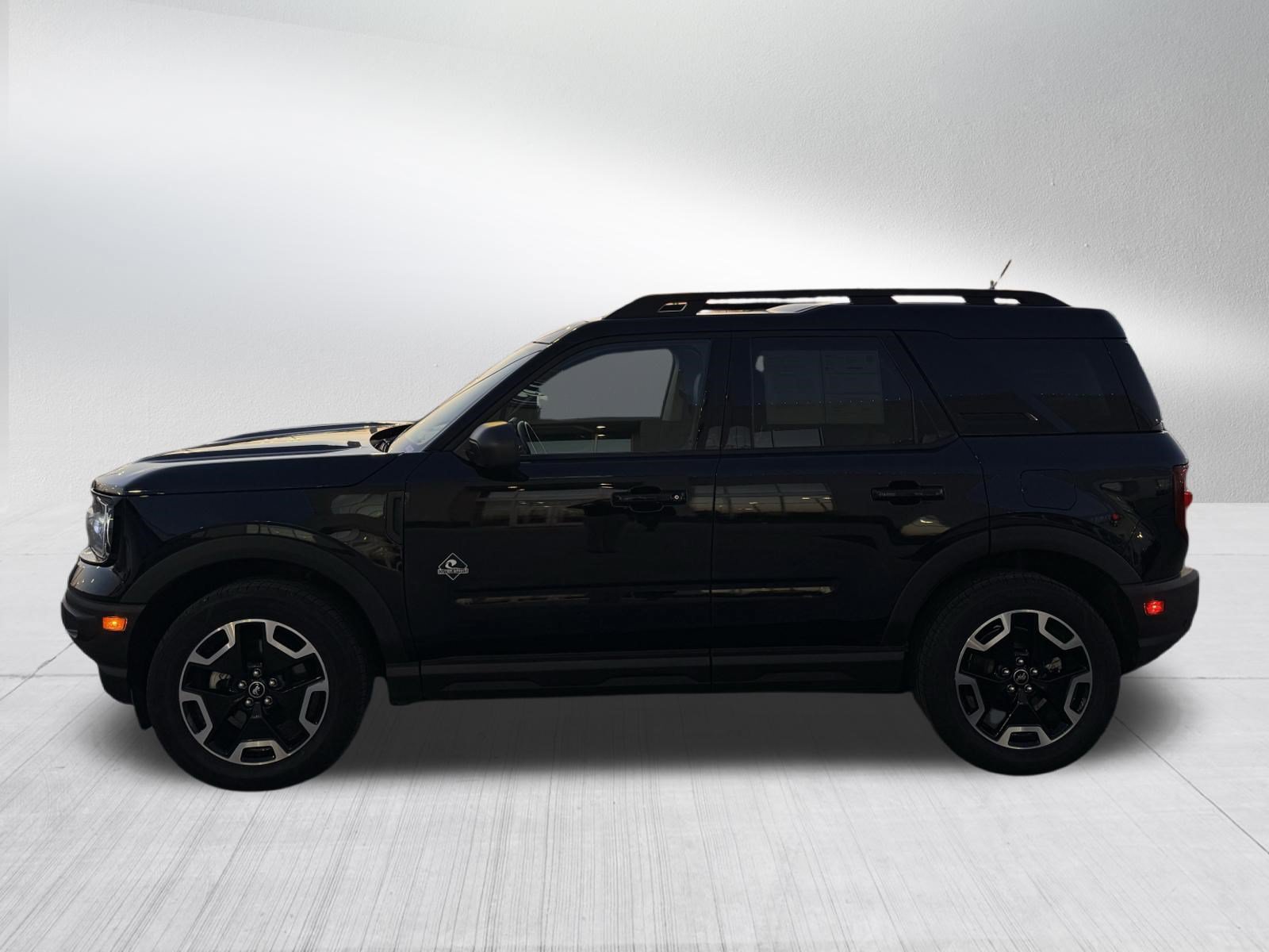 Certified 2023 Ford Bronco Sport Outer Banks w/ Tech Package AWD/4WD image 4