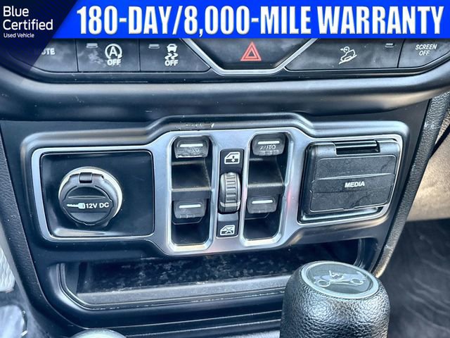 Used 2019 Jeep Wrangler Unlimited Sahara AWD/4WD image 30
