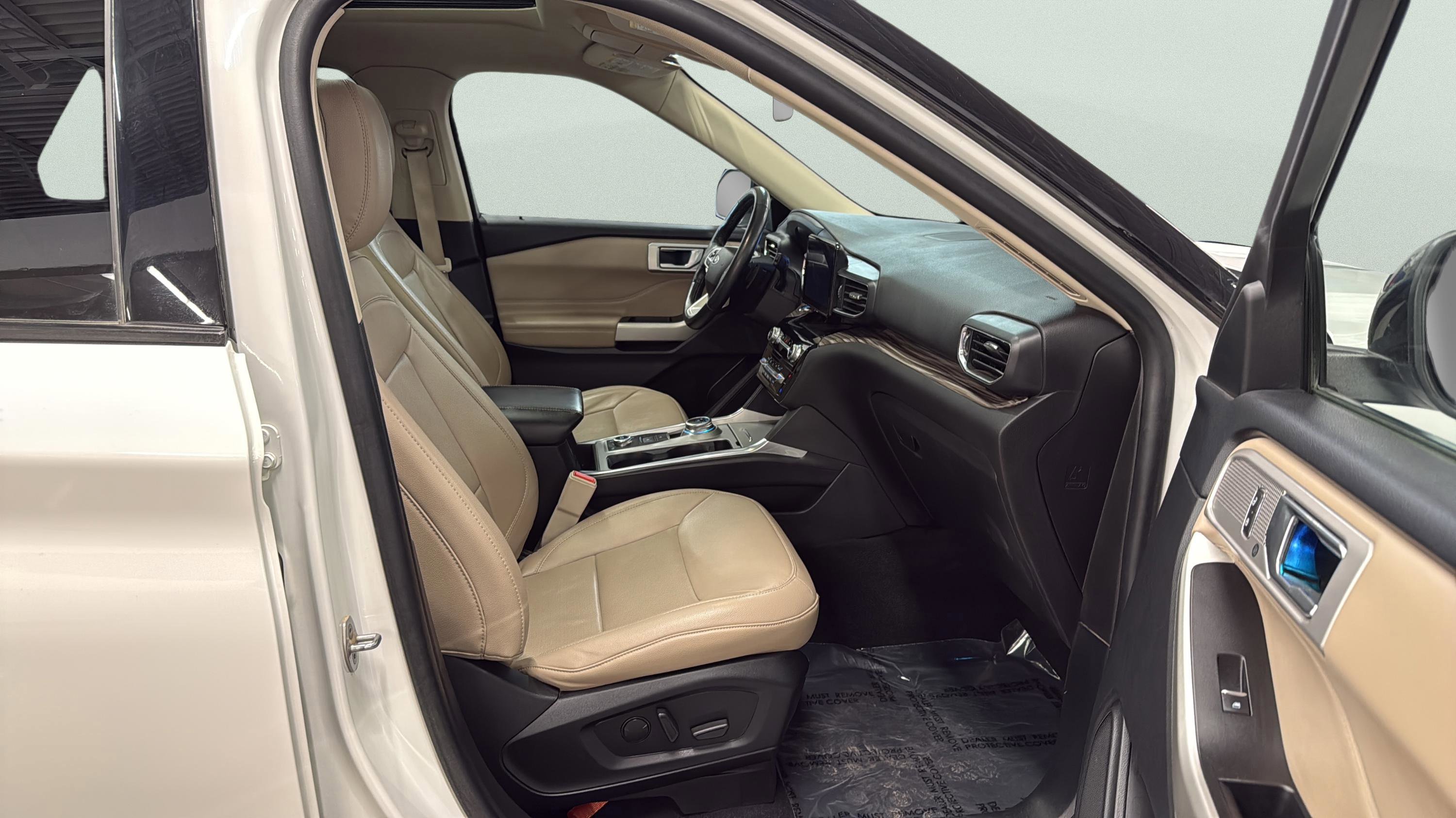 Certified 2021 Ford Explorer Limited w/ Equipment Group 301A image 6