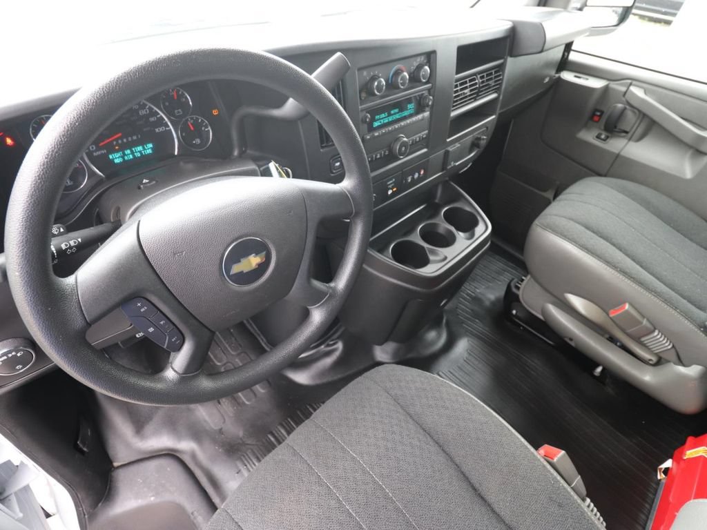 Used 2025 Chevrolet Express 2500 w/ Driver Convenience Package RWD image 6