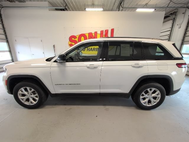 Used 2023 Jeep Grand Cherokee Limited AWD/4WD image 2