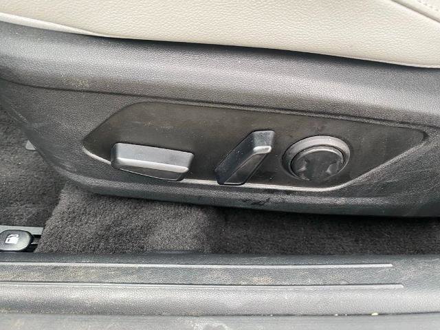 Used 2025 Hyundai Elantra Limited w/ Cargo Package image 14