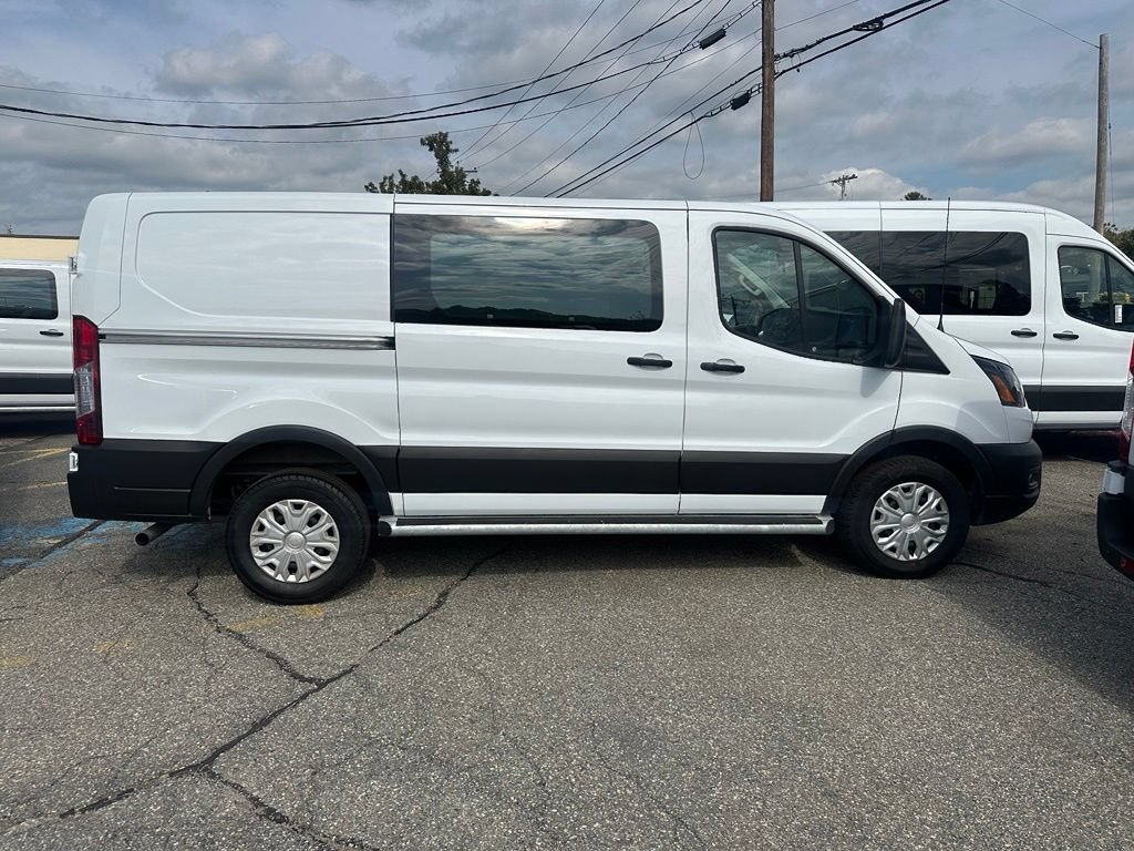 Certified 2025 Ford Transit 250 Low Roof w/ Exterior Upgrade Package RWD image 4