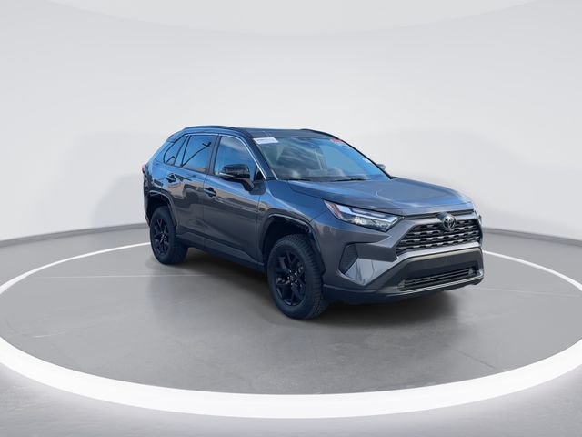 Used 2022 Toyota RAV4 XLE w/ Convenience Package FWD image 1