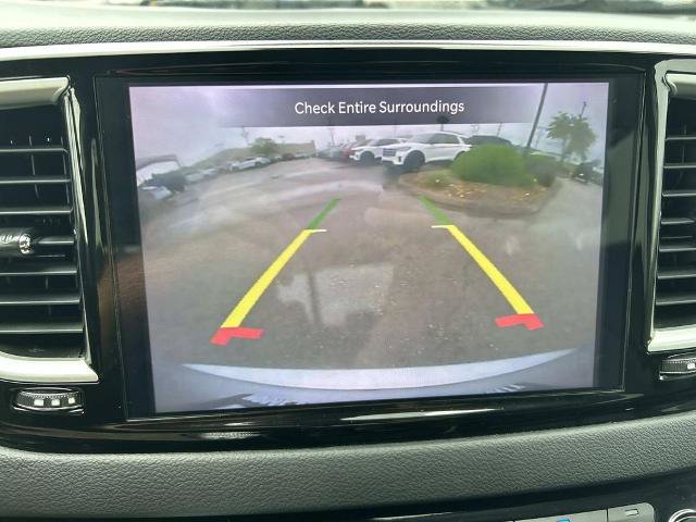 Used 2023 Chrysler Pacifica Touring-L FWD image 33