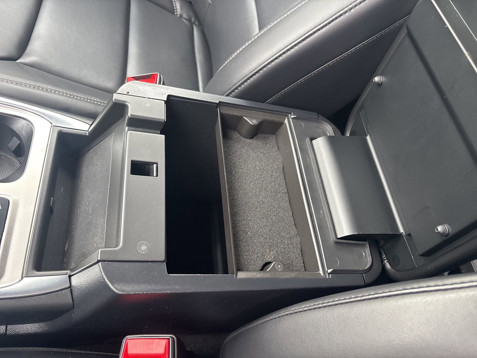 Certified 2021 Ford Explorer XLT w/ Equipment Group 202A image 30