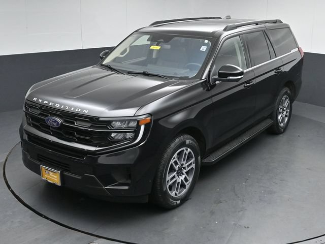 Certified 2025 Ford Expedition Active AWD/4WD image 48