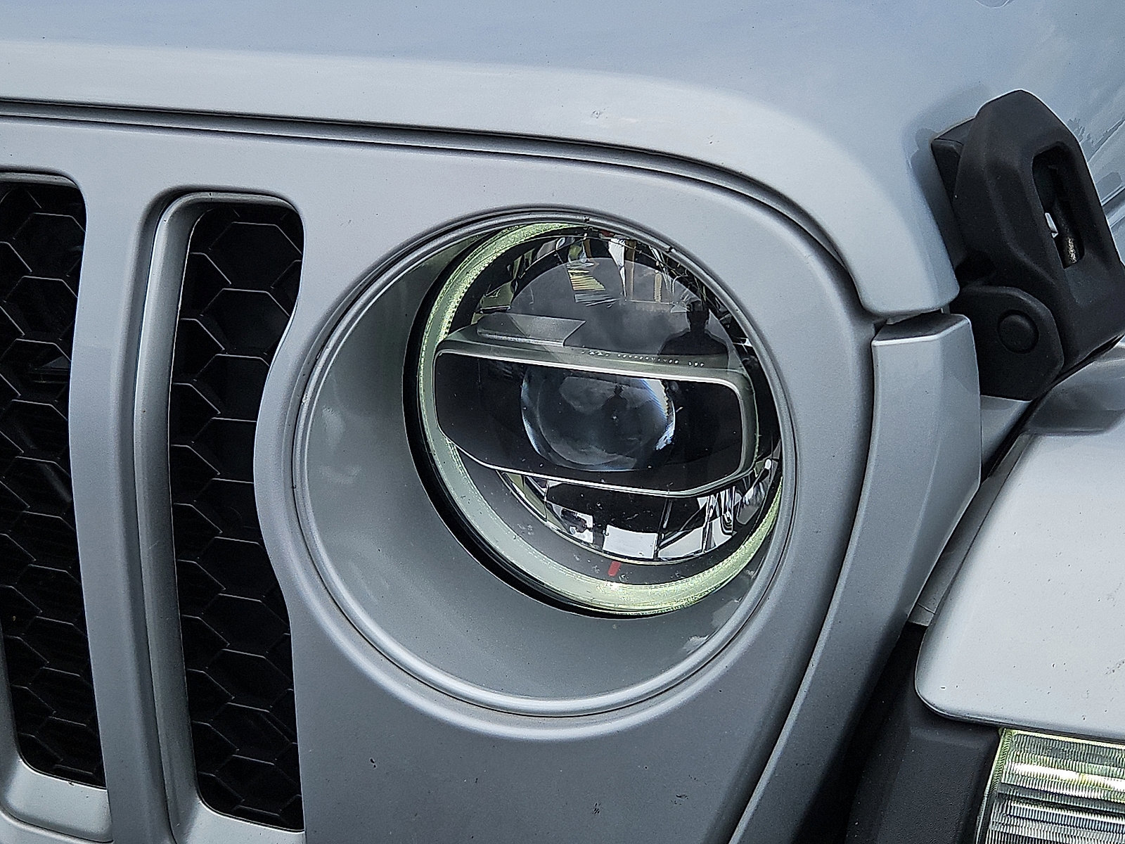 Used 2022 Jeep Gladiator Overland w/ Popular Equipment Package image 10