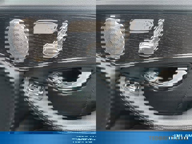 Used 2021 Mercedes-Benz GLC 300 4MATIC image 22