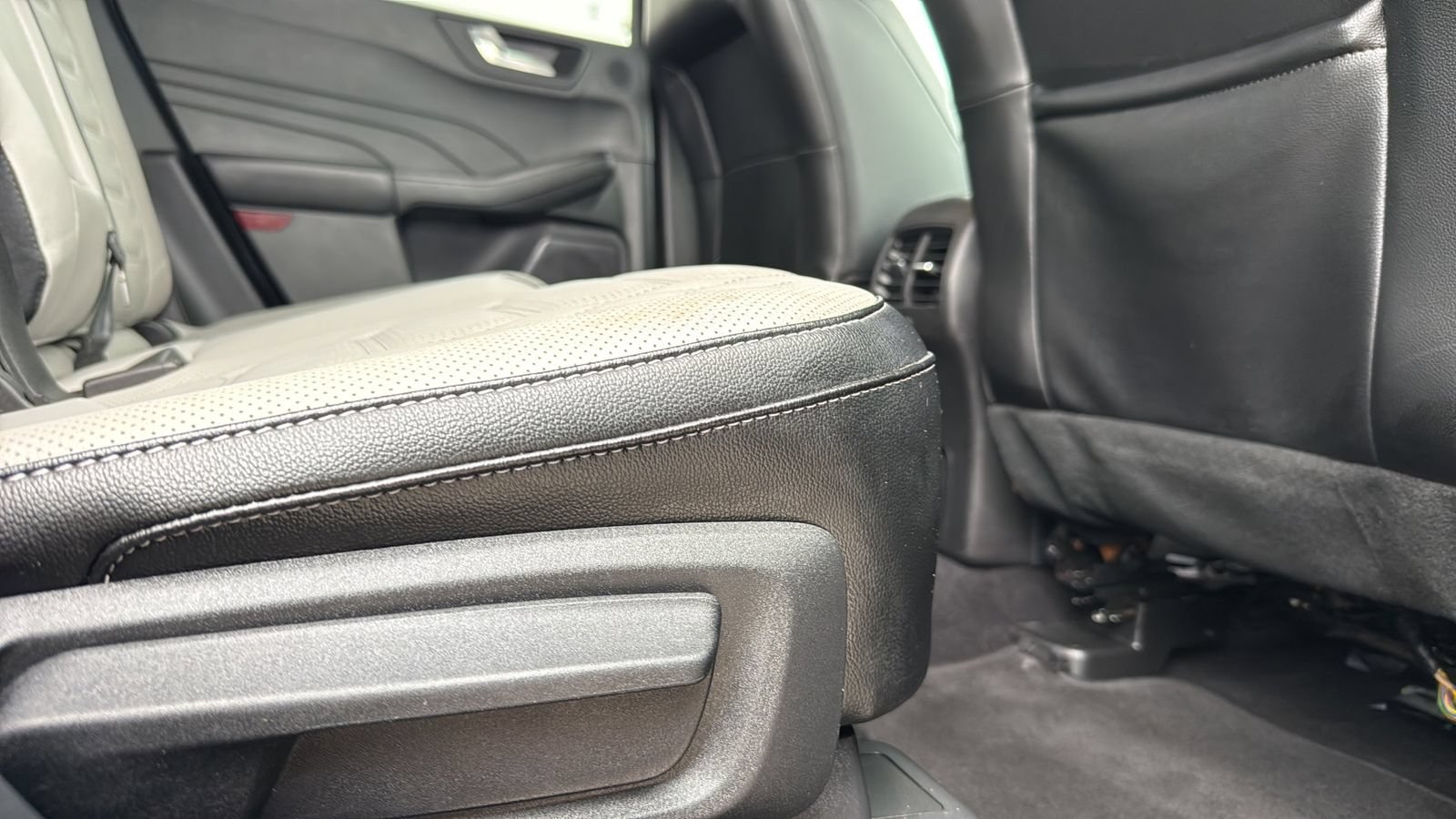 Certified 2023 Ford Escape Platinum w/ Premium Technology Package FWD image 23