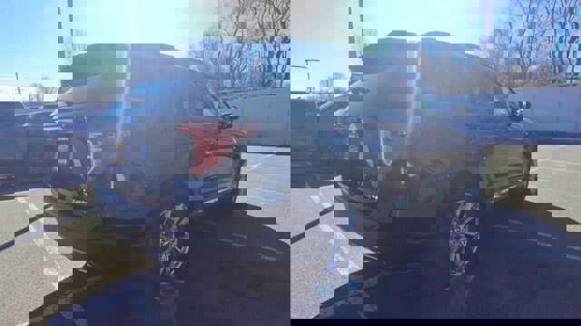 Certified 2022 Ford Explorer XLT w/ Equipment Group 202A image 8