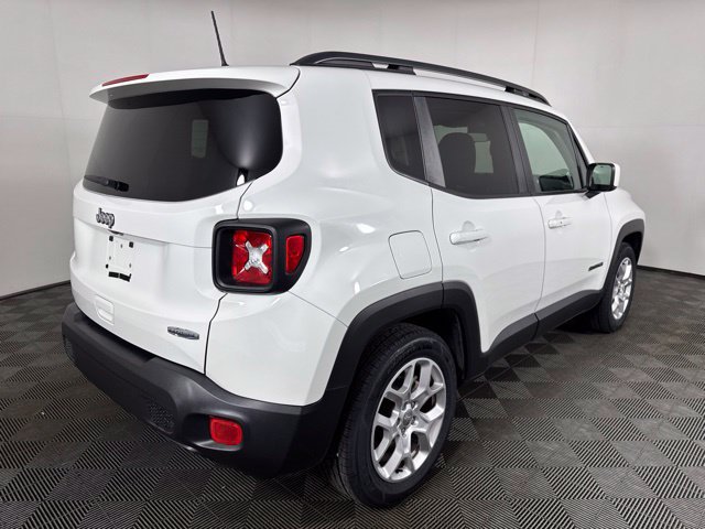 Used 2018 Jeep Renegade Latitude FWD image 3