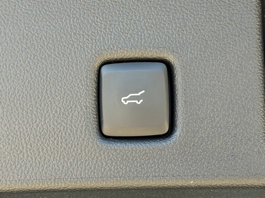 Certified 2025 Ford Escape Active FWD image 17