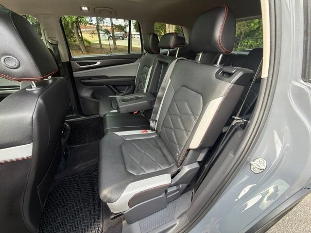 Used 2024 Volkswagen Atlas Peak Edition SE AWD/4WD image 21