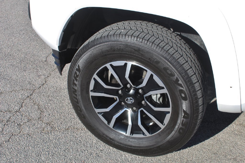 Used 2021 Toyota Tacoma TRD Sport w/ Technology Package RWD image 13