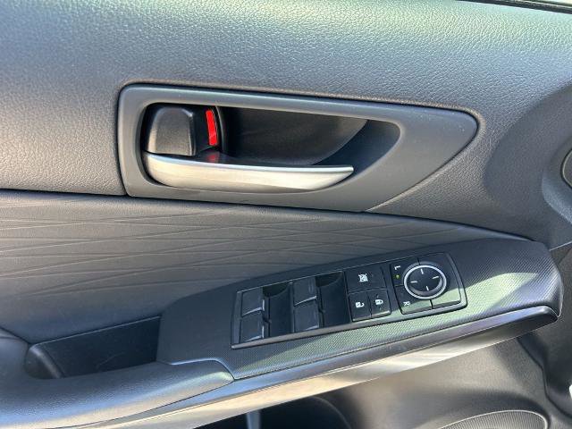 Used 2022 Lexus IS 350 F Sport RWD image 18