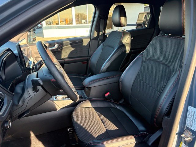 Certified 2023 Ford Escape ST-Line Elite AWD/4WD image 18