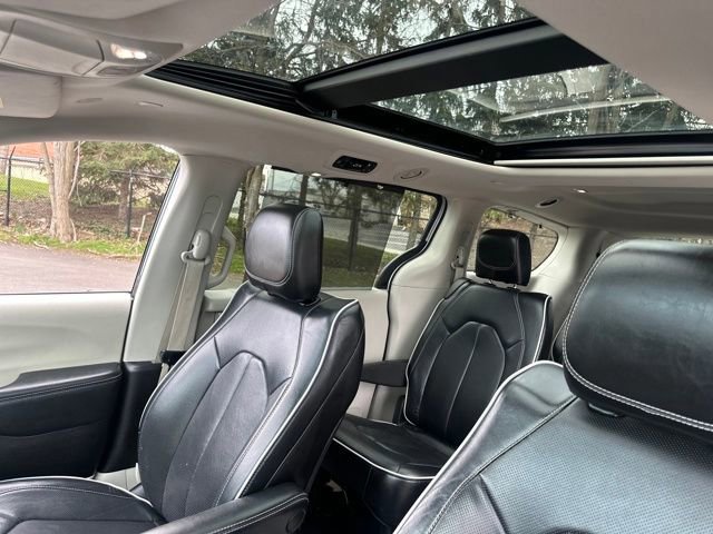 Used 2023 Chrysler Pacifica Limited image 37