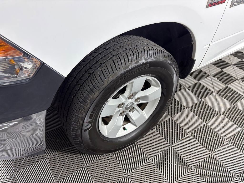 Used 2018 RAM 1500 Tradesman w/ Chrome Appearance Group AWD/4WD image 9