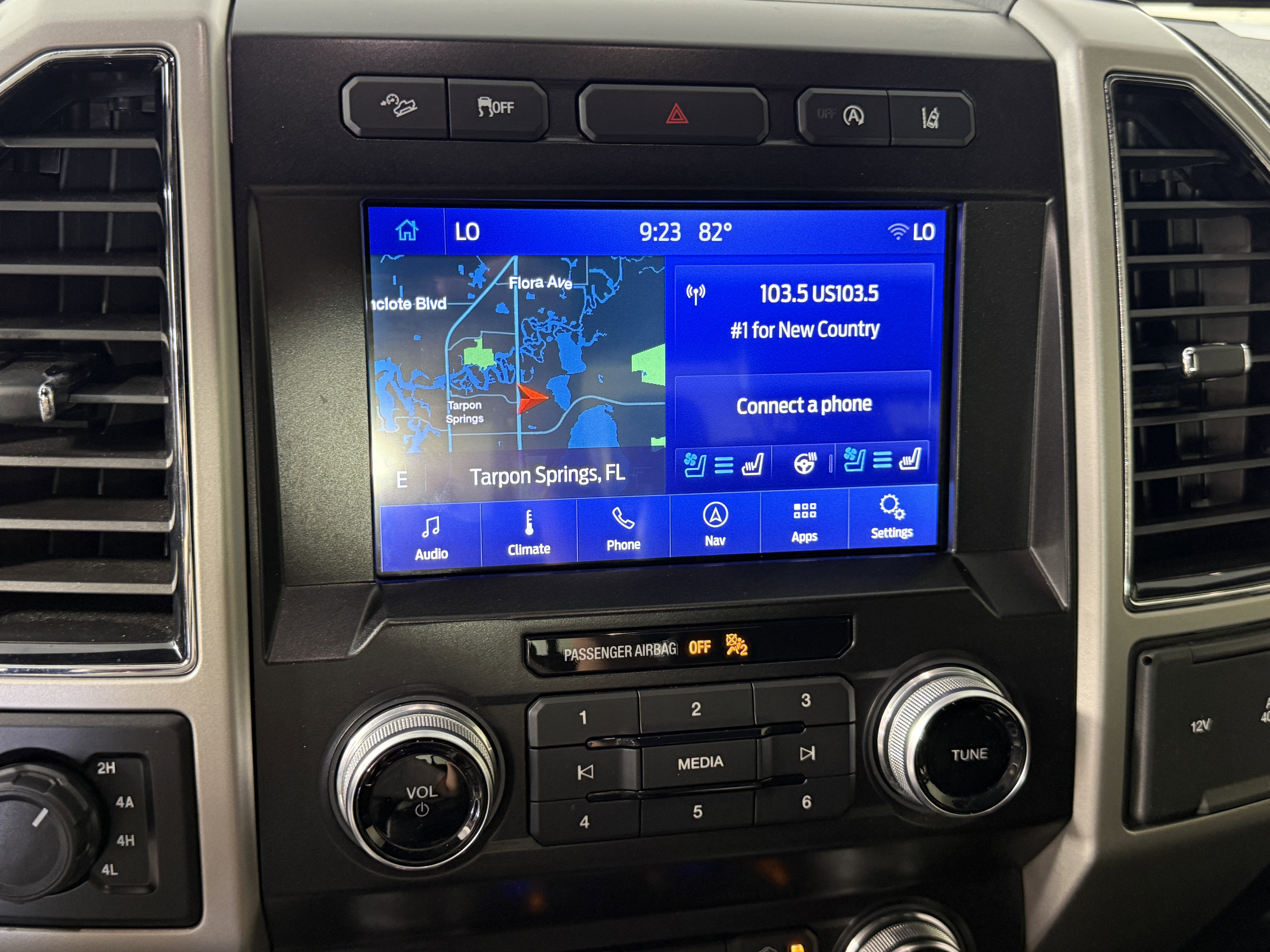 Certified 2020 Ford F150 Lariat w/ Equipment Group 502A Luxury AWD/4WD image 20
