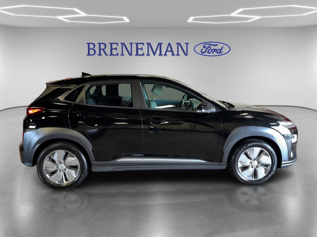 Used 2021 Hyundai Kona Limited w/ Cargo Package FWD image 5