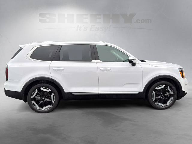 Used 2024 Kia Telluride EX w/ EX Captain's Chair Package AWD/4WD image 9