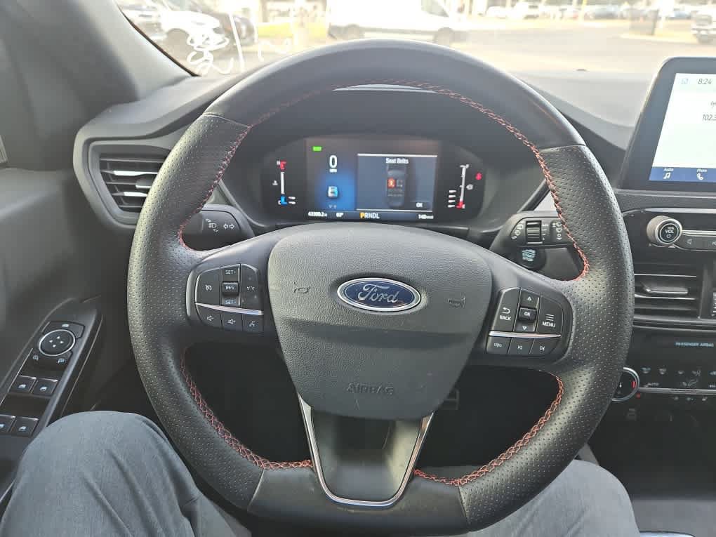 Certified 2024 Ford Escape ST-Line Select AWD/4WD image 15