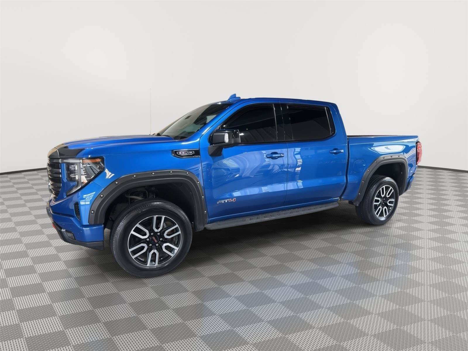 Used 2022 GMC Sierra 1500 AT4 w/ AT4 Premium Package AWD/4WD image 2