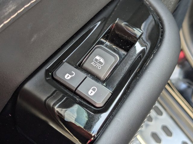 Used 2023 Jeep Grand Cherokee L Overland w/ Luxury Tech Group IV RWD image 32