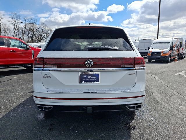 Used 2024 Volkswagen Atlas SEL Premium R-Line image 3