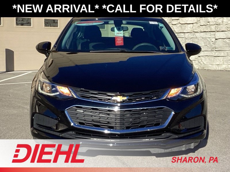 Used 2018 Chevrolet Cruze LT w/ Convenience Package FWD image 2