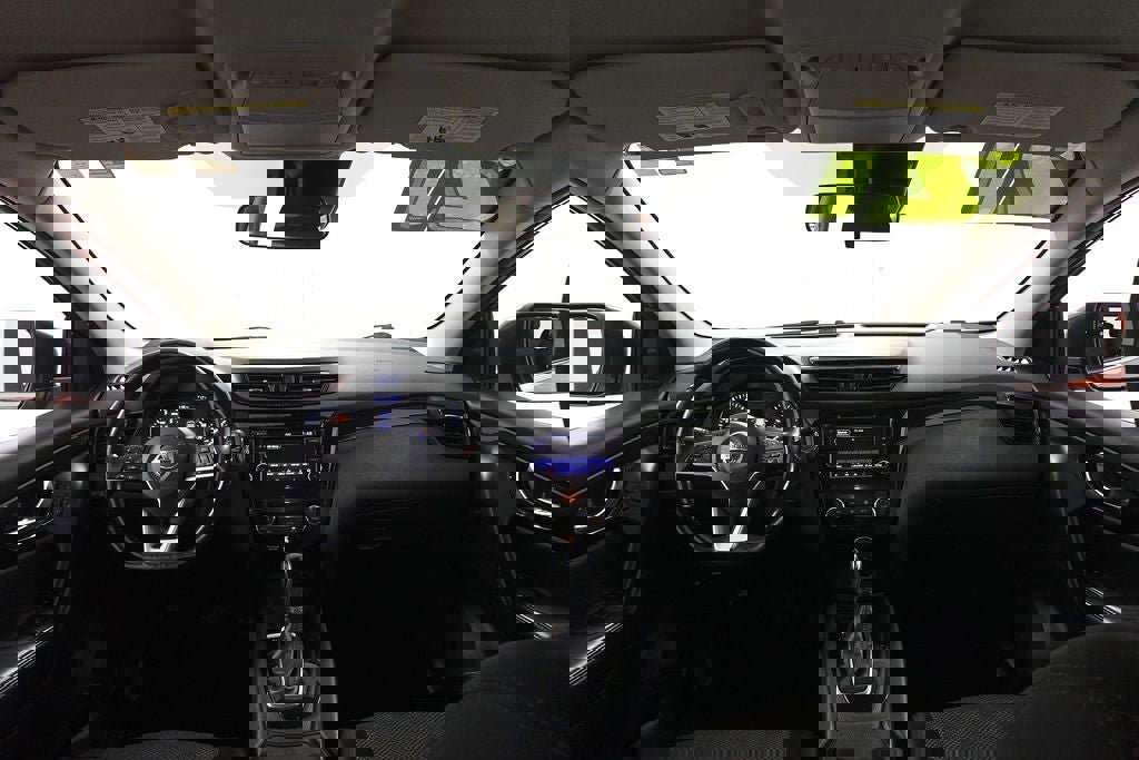 Used 2021 Nissan Rogue Sport SV image 7